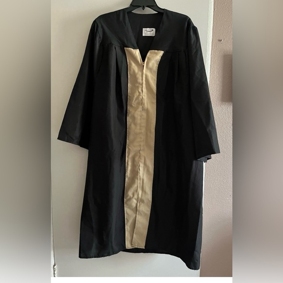Black and gold graduation cap and gown (Unisex) - Picture 1 of 2